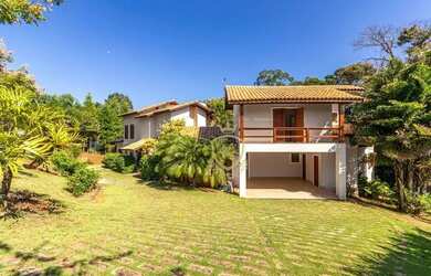 Imagem: A casa em condomínio possui 5 Dormitórios, 5 Banheiros, 4