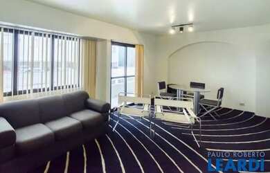 Imagem: O apartamento possui 4 Dormitórios, 2 Banheiros, 3 Vagas na