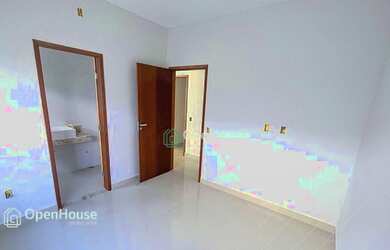 Imagem: A casa possui 3 Dormitórios, 3 Banheiros e 115m² de Área