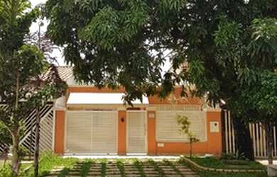 Imagem: A casa possui 3 Dormitórios, 3 Banheiros, 3 Vagas na garagem