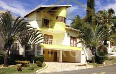 Imagem: A casa em condomínio possui 4 Dormitórios, 5 Banheiros, 5