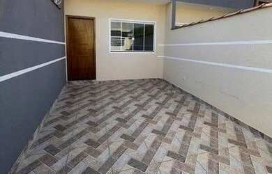 Imagem: A casa possui 2 Dormitórios, 1 Banheiro, 1 Vaga na garagem