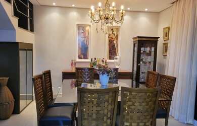 Imagem: A casa em condomínio possui 3 Dormitórios, 3 Banheiros, 2