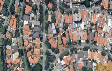 Imagem: O terreno possui 974m² de Área e está localizado em Alto