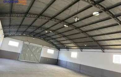 Imagem: O depósito para alugar possui 5 Vagas na garagem e 770m² de