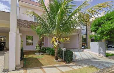 Imagem: A casa em condomínio possui 3 Dormitórios, 4 Banheiros, 4