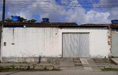 Imagem: A casa possui 2 Dormitórios, 1 Banheiro, 1 Vaga na garagem