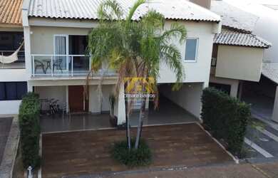 Imagem: A casa em condomínio possui 5 Dormitórios, 5 Banheiros, 250m²