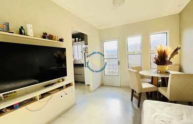 Imagem: A casa possui 2 Dormitórios, 1 Banheiro, 2 Vagas na garagem