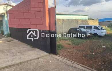 Imagem: O terreno possui 480m² de Área e está localizado em Presidente