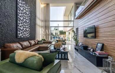 Imagem: A casa em condomínio possui 3 Dormitórios, 4 Banheiros, 4