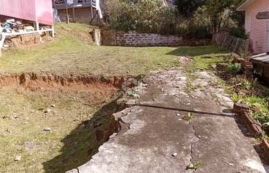Imagem 13: Terreno 300 M², pronto para construir, localizado no Bairro Dutra Gramado...