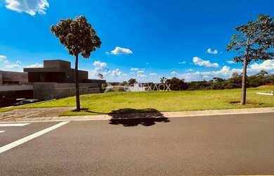 Imagem: O terreno possui 1.001m² de Área e está localizado em Loteamento