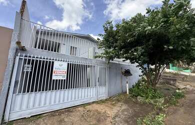 Imagem: A casa possui 2 Dormitórios, 1 Banheiro, 1 Vaga na garagem