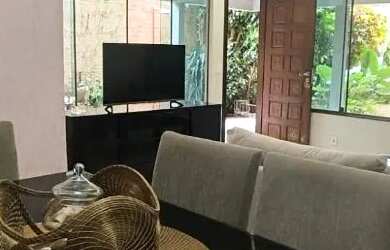 Imagem: A casa possui 3 Dormitórios, 4 Banheiros, 4 Vagas na garagem