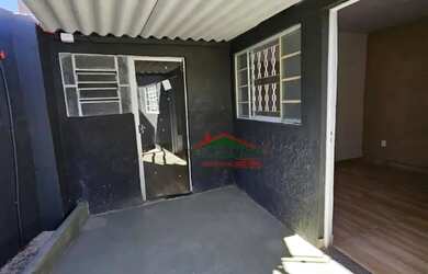 Imagem: A casa possui 2 Dormitórios, 1 Banheiro, 999m² de Área e