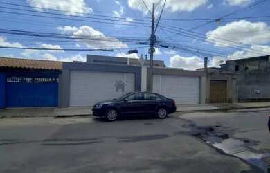Imagem: OPORTUNIDADE!!! EXCELENTE CASA A VENDA LOCALIZADA NO BAIRRO