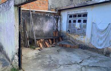 Imagem: A casa à venda possui 3 Dormitórios, 2 Banheiros e 1 Vaga