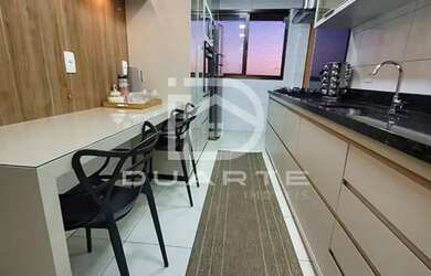 Imagem: O apartamento possui 3 Dormitórios, 2 Banheiros, 2 Vagas na