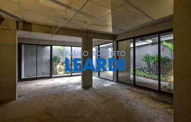 Imagem: O depósito possui 389m² de Área e está localizado em Pinheiros