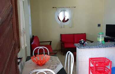 Imagem: A casa possui 3 Dormitórios, 3 Banheiros, 2 Vagas na garagem