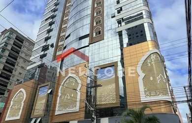 Imagem: O apartamento possui 4 Dormitórios, 5 Banheiros, 3 Vagas na