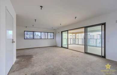 Imagem: O apartamento possui 4 Dormitórios, 5 Banheiros, 4 Vagas na