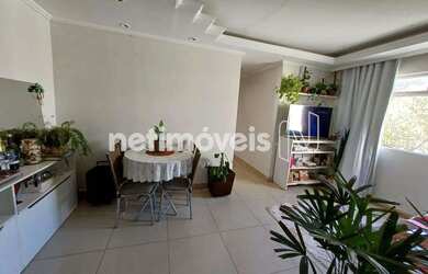 Imagem: O apartamento possui 3 Dormitórios, 1 Banheiro, 1 Vaga na garagem