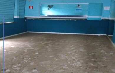 Imagem: O depósito possui 4 Vagas na garagem e 263m² de Área e está