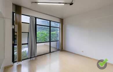 Imagem: O depósito possui 1 Vaga na garagem, 44m² de Área e está