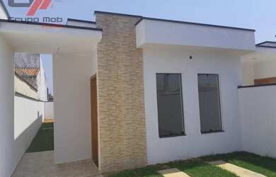 Imagem: A casa possui 2 Dormitórios, 2 Banheiros, 2 Vagas na garagem