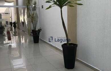 Imagem: O depósito possui 5 Vagas na garagem, 650m² de Área e está