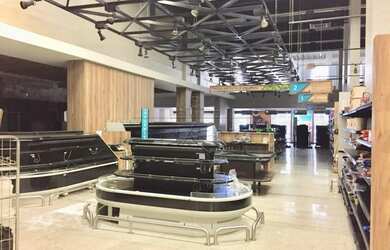 Imagem: O depósito possui 5 Vagas na garagem, 1.800m² de Área e