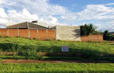 Imagem: O terreno possui 400m² de Área e está localizado em Jardim