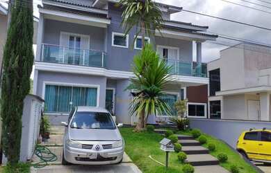 Imagem: A casa em condomínio possui 4 Dormitórios, 5 Banheiros, 4