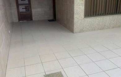 Imagem: A casa possui 2 Dormitórios, 2 Banheiros, 3 Vagas na garagem