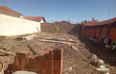 Imagem: O terreno possui 300m² de Área e está localizado em Prolongamento