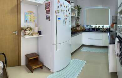 Imagem 4: Casa Venda. Piscina, Área de serviço, 250m² de Áreae2 Vagas na garagem