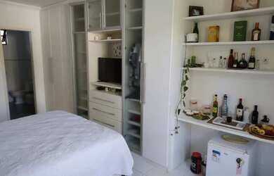 Imagem: A casa possui 4 Dormitórios, 3 Banheiros, 3 Vagas na garagem