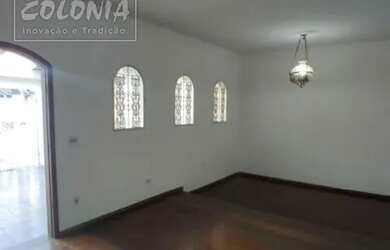 Imagem: A casa possui 2 Dormitórios, 3 Banheiros, 2 Vagas na garagem