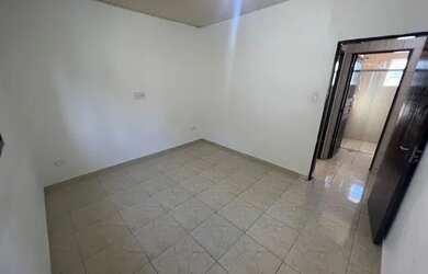 Imagem: A casa possui 2 Dormitórios, 1 Banheiro, 60m² de Área e