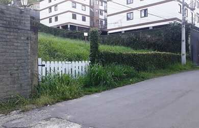 Imagem: O terreno possui 1500m² de Área e está localizado em Itaipava