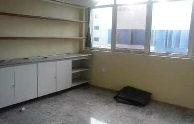 Imagem: O depósito possui 1 Vaga na garagem, 80m² de Área e está