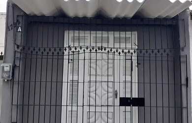 Imagem: A casa possui 1 Dormitório, 1 Banheiro e 30m² de Área e está