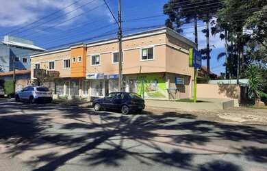 Imagem: O apartamento possui 3 Dormitórios, 1 Banheiro, 2 Vagas na