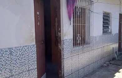 Imagem: A casa possui 2 Dormitórios, 1 Banheiro e está localizado