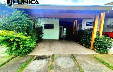 Imagem: A casa possui 2 Dormitórios, 1 Banheiro, 1 Vaga na garagem