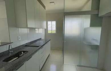 Imagem: O apartamento possui 2 Dormitórios, 1 Banheiro, 2 Vagas na