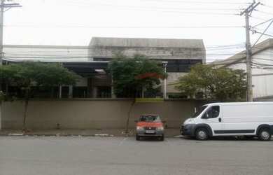 Imagem: O depósito possui 5000m² de Área e está localizado em Água