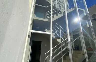 Imagem: O apartamento possui 1 Dormitório, 1 Banheiro, 1 Vaga na garagem